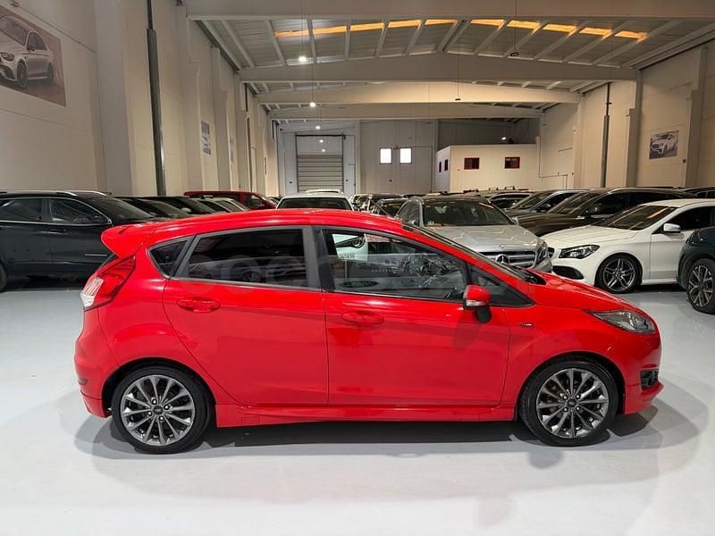 Usado Ford Fiesta ST-Line 100 CV (73 kW) 2016 Rojo Utilitario