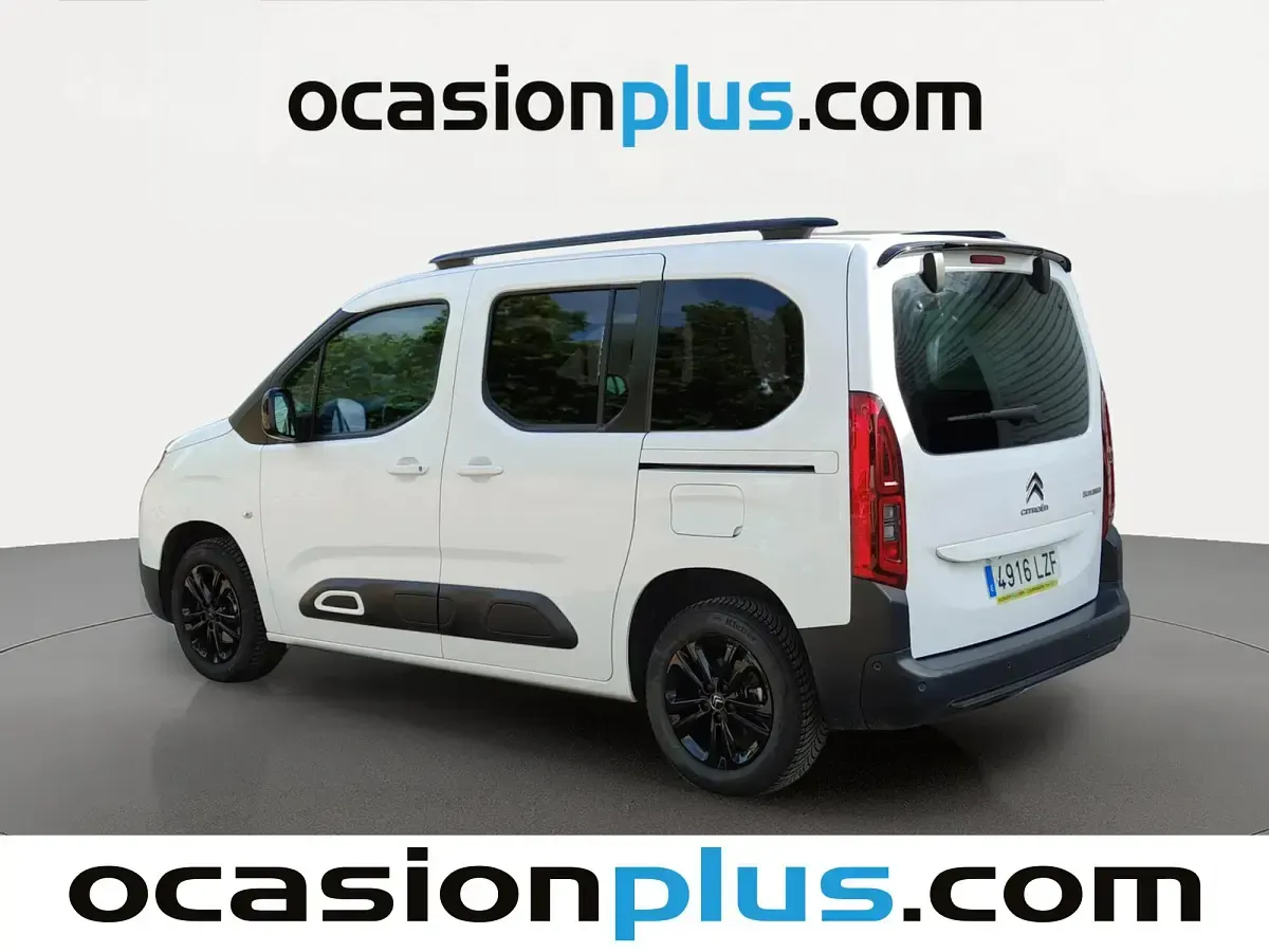 Usado Citroën Berlingo Shine 102 CV (75 kW) 2022 Blanco Monovolumen