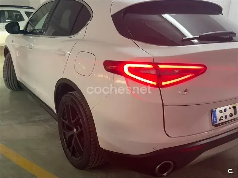 Usado Alfa Romeo Stelvio 280 CV (205 kW) 2017 Blanco SUV