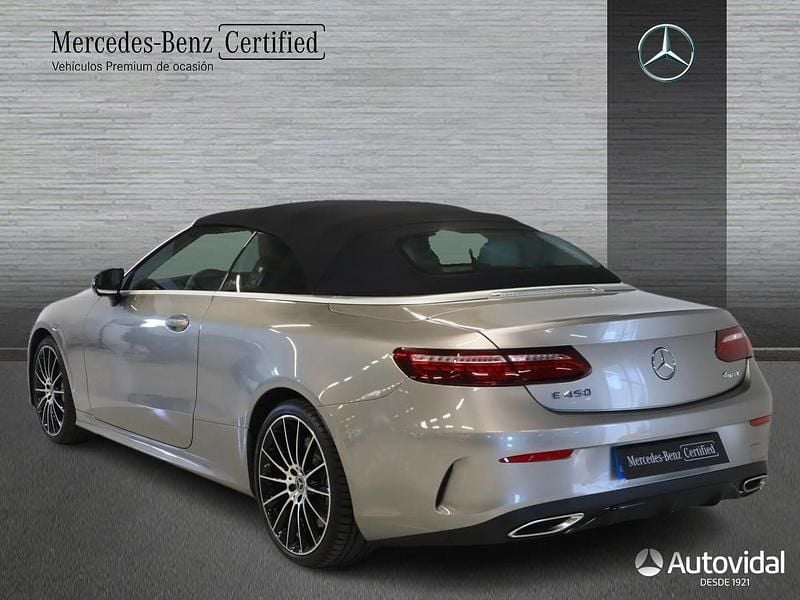 Usado Mercedes E450 367 CV (269 kW) 2023 Gris Descapotable