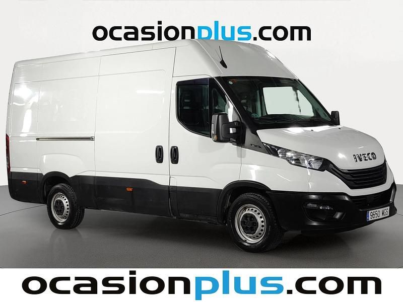 Usado Iveco Daily 156 CV (114 kW) 2023 Blanco Berlina