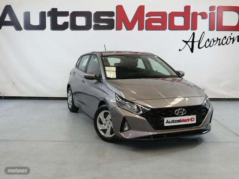 Gris / plata Usado 2022 Hyundai i20 Berlina | 14.490 € (Precio justo) - Imagen 1/4