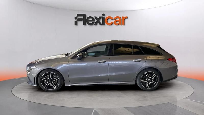 Usado Mercedes CLA200 Shooting Brake 150 CV (110 kW) 2021 Gris Familiar
