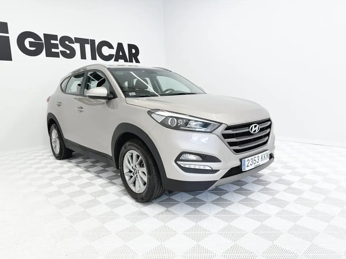 Usado Hyundai Tucson 177 CV (130 kW) 2018 Gris SUV