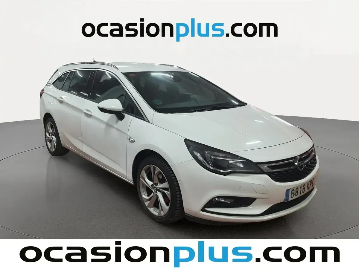 Usado Opel Astra Dynamic 125 CV (91 kW) 2018 Blanco Familiar