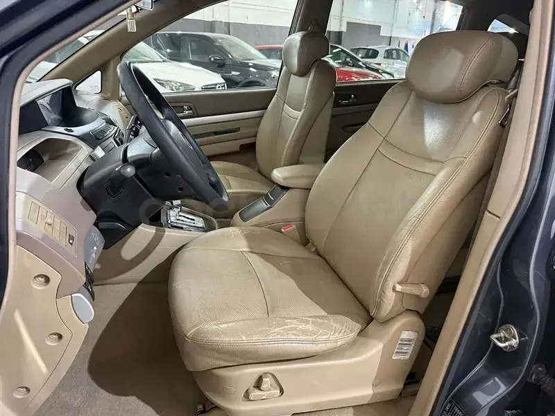 Usado SsangYong Rodius Limited 165 CV (121 kW) 2006 Gris / plata Monovolumen