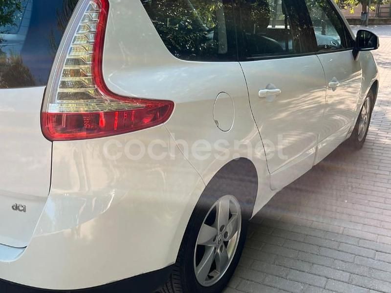 Usado Renault Grand Scénic III Dynamique 110 CV (80 kW) 2011 Blanco Monovolumen