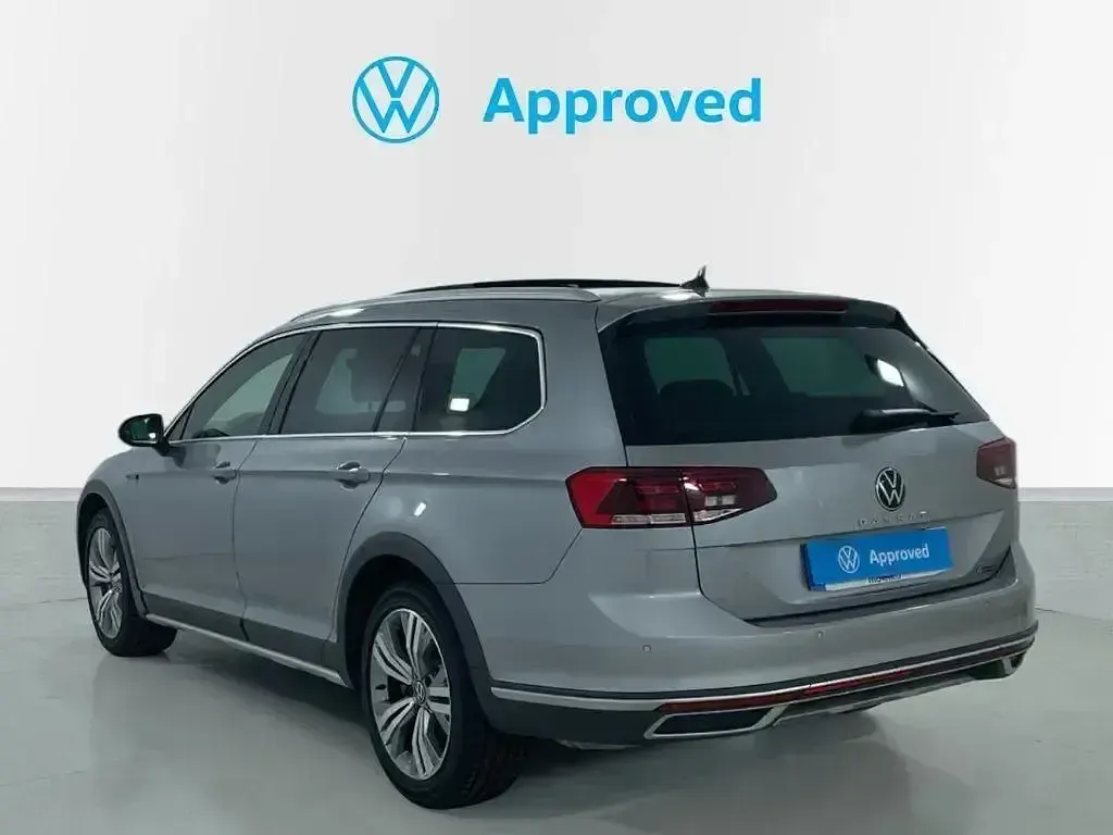 Usado VW Passat Alltrack 280 CV (205 kW) 2021 Gris Familiar
