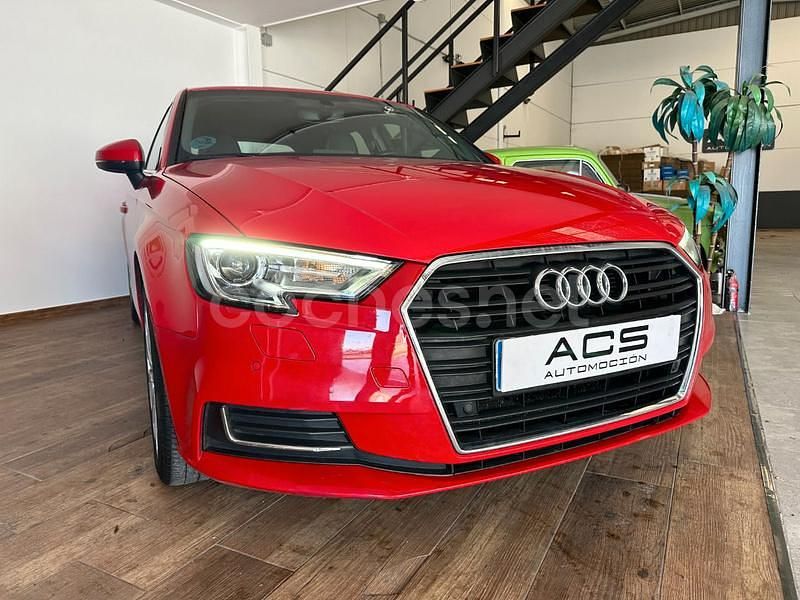 Usado Audi A3 Design 116 CV (85 kW) 2018 Rojo Berlina