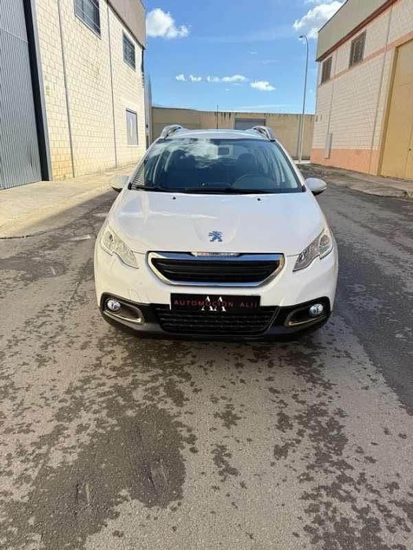 Usado Peugeot 2008 Active 99 CV (72 kW) 2015 Blanco SUV