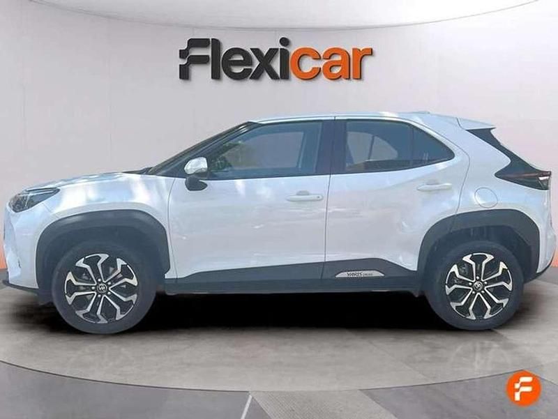 Usado Toyota Yaris Cross Active 116 CV (85 kW) 2024 Blanco SUV