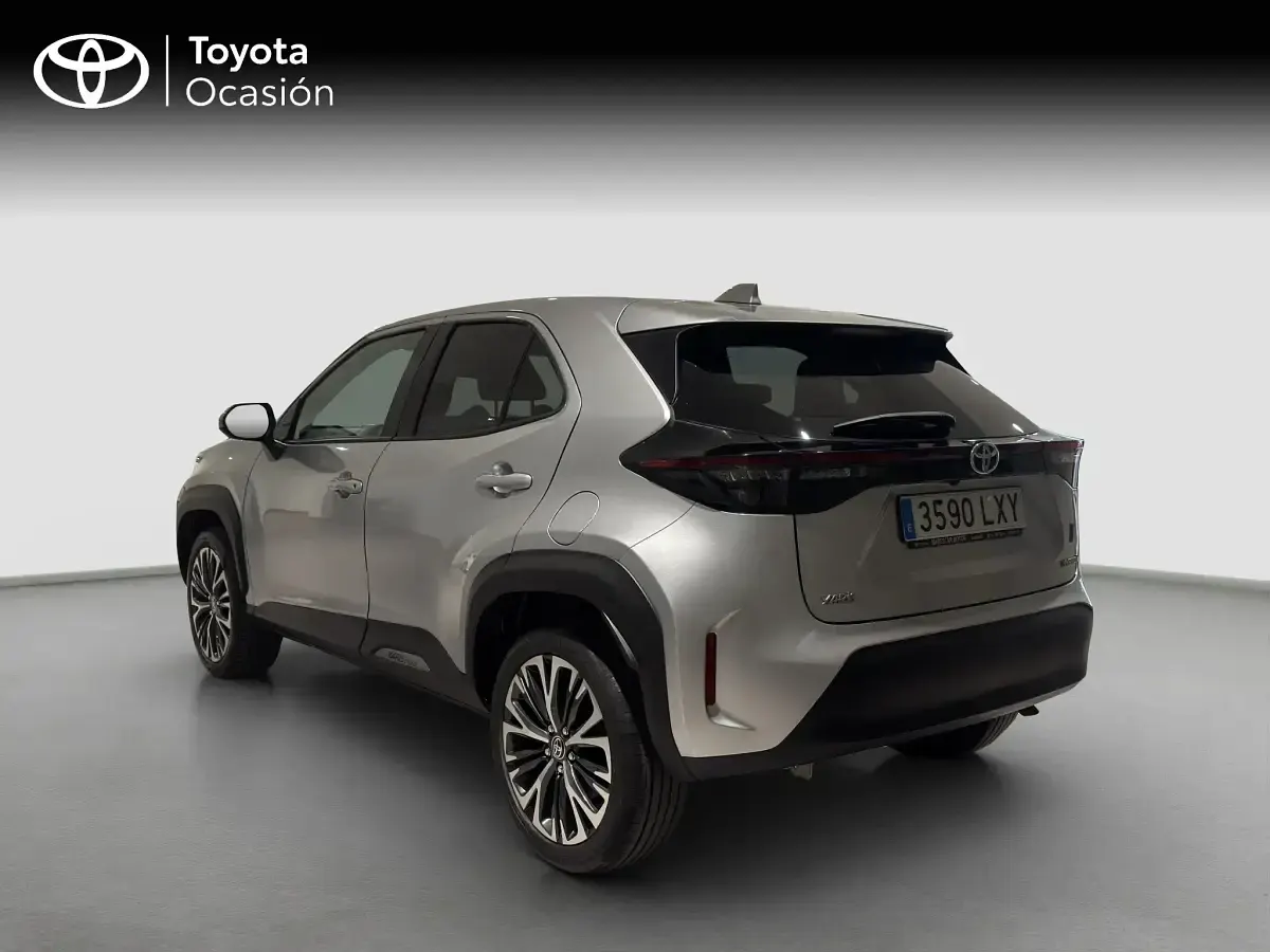 Używany Toyota Yaris Cross Style 116 KM (85 kW) 2022 Szary SUV