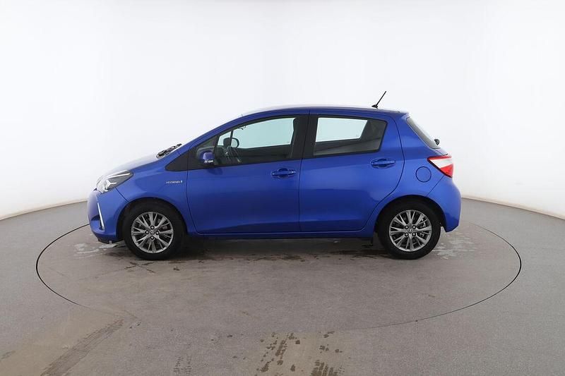 Usado Toyota Yaris Hybrid Active 73 CV (53 kW) 2017 Azul Utilitario