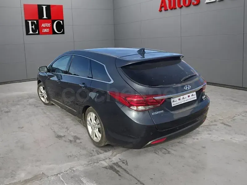Usado Hyundai i40 Style 141 CV (103 kW) 2016 Azul Familiar