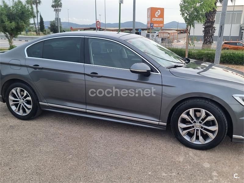 Käytetty VW Passat Exclusive 150 HP (110 kW) 2017 Harmaa Sedan