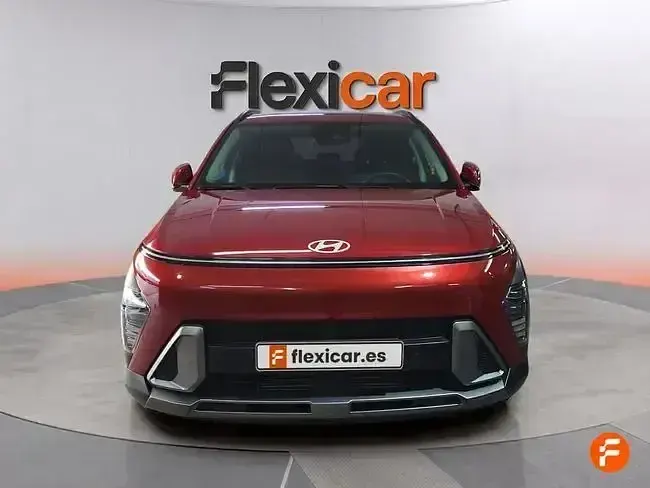 Usado Hyundai Kona 100 CV (73 kW) 2025 Rojo SUV