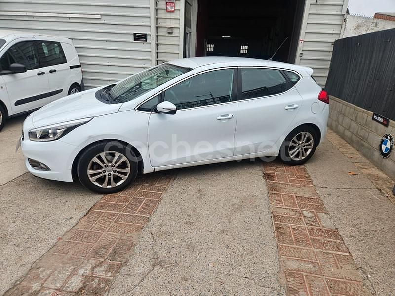 Usado Kia Ceed GT 90 CV (66 kW) 2012 Blanco Berlina