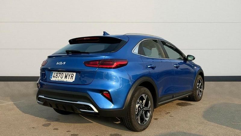 Usado Kia XCeed 100 CV (73 kW) 2025 Azul SUV