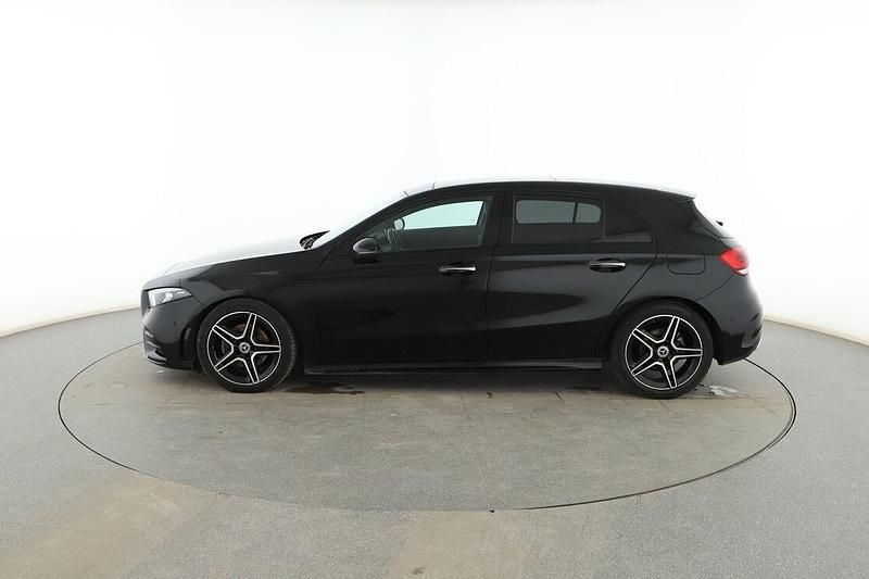Usado Mercedes A200 AMG line 150 CV (110 kW) 2022 Negro Berlina