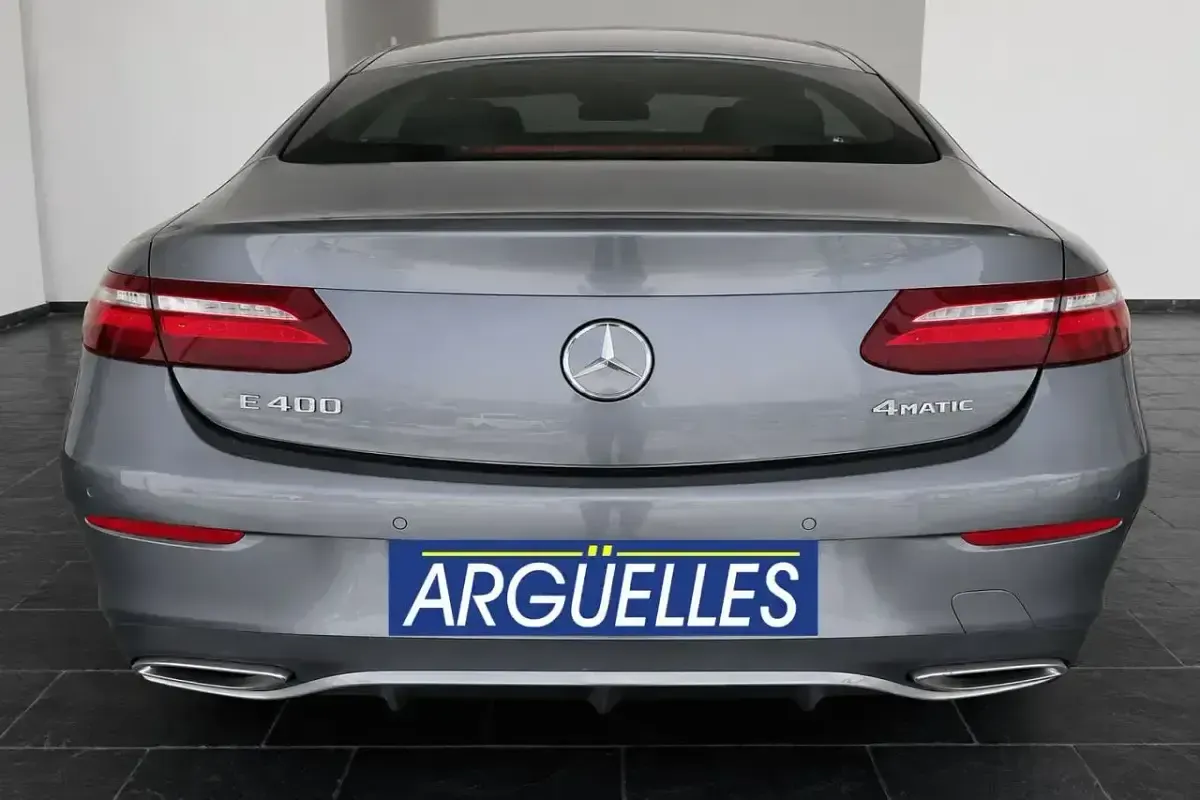 Usado Mercedes E400 AMG Line Premium Plus 333 CV (244 kW) 2017 Gris / plata Coupe