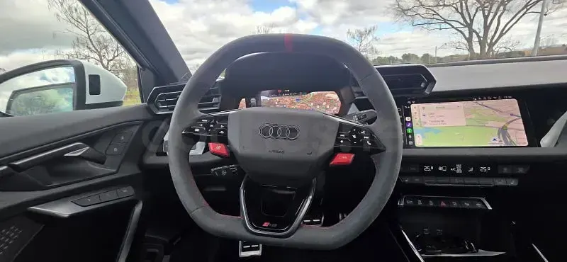 Usado Audi RS3 Sport 400 CV (294 kW) 2025 Blanco Berlina