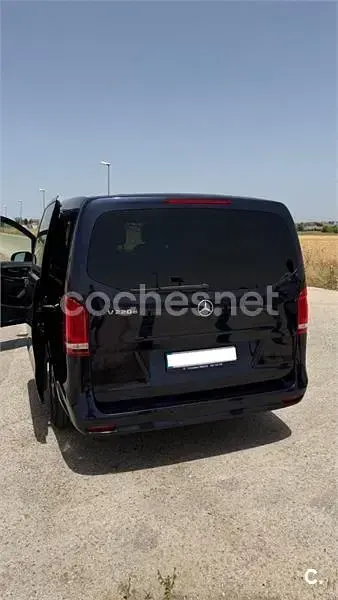 Usado Mercedes V220 163 CV (119 kW) 2022 Azul Monovolumen