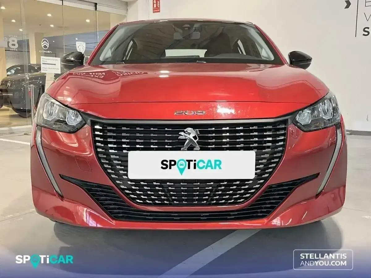 Usado Peugeot 208 Active 75 CV (55 kW) 2022 Rojo Utilitario