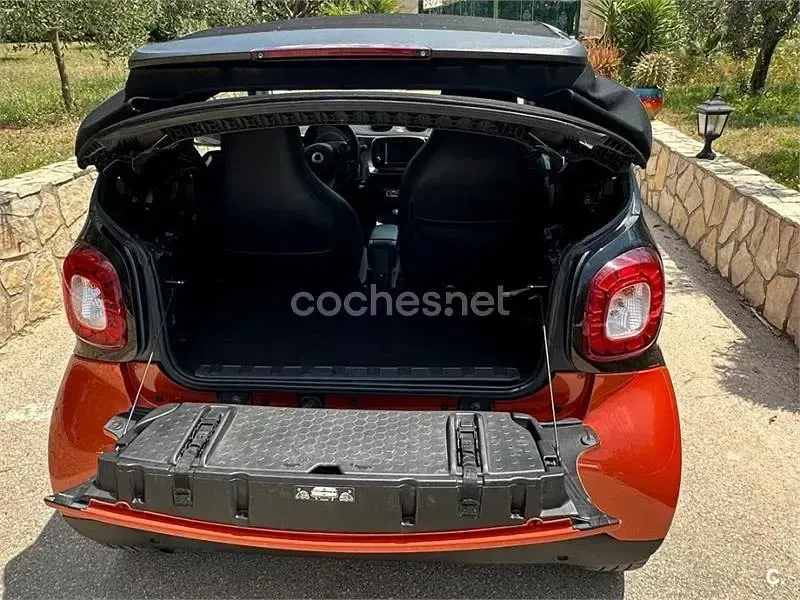 Usado Smart ForTwo Cabrio 90 CV (66 kW) 2019 Rojo Descapotable