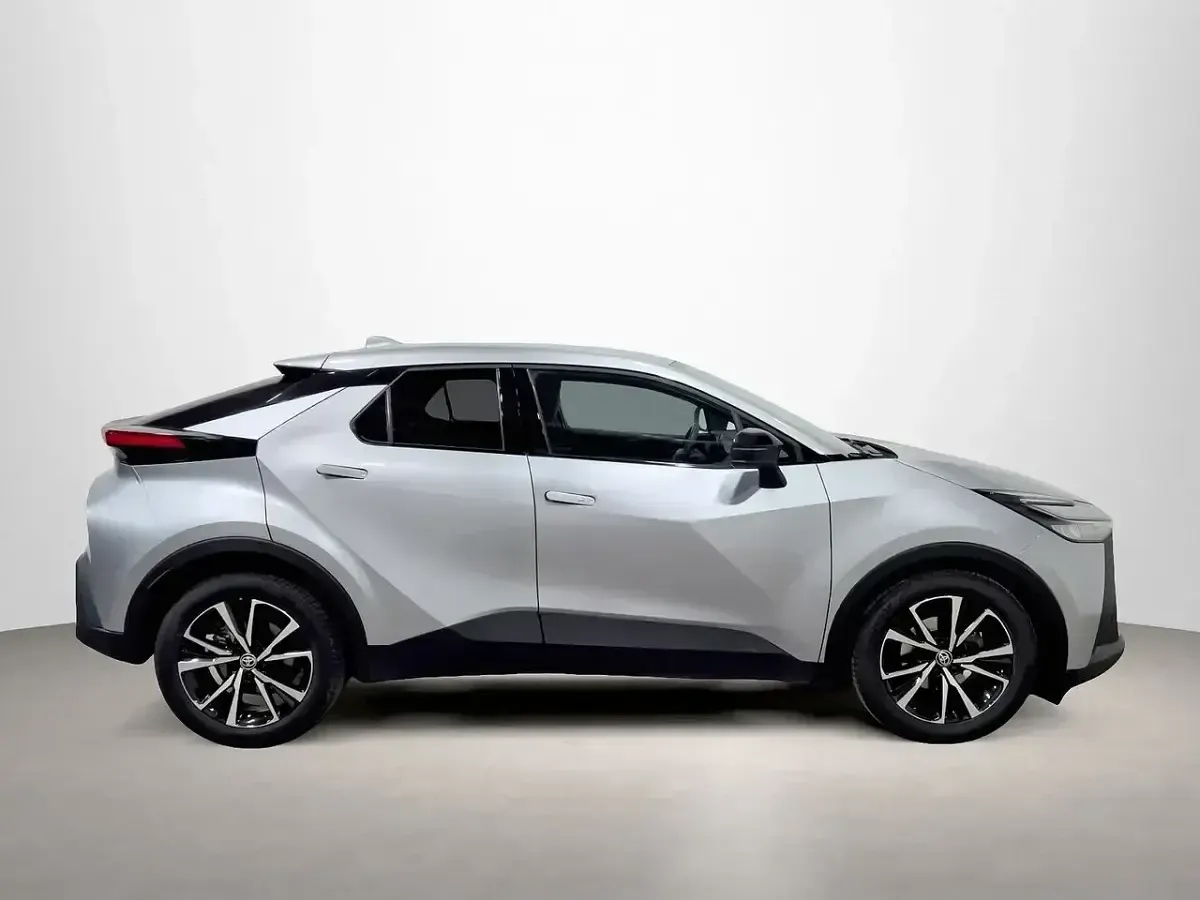 Usado Toyota C-HR Advance 140 CV (102 kW) 2024 Gris SUV