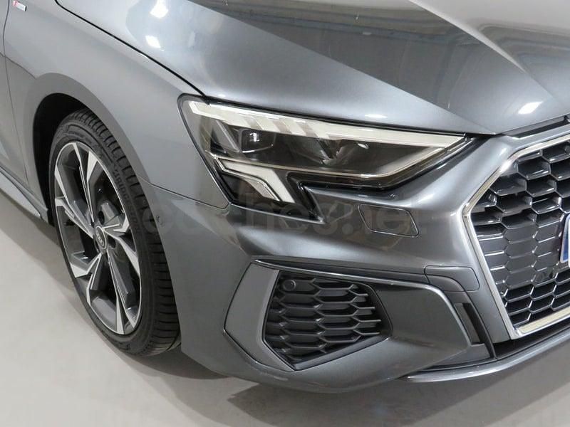 Usado Audi A3 S-Line 150 CV (110 kW) 2025 Gris / plata Berlina