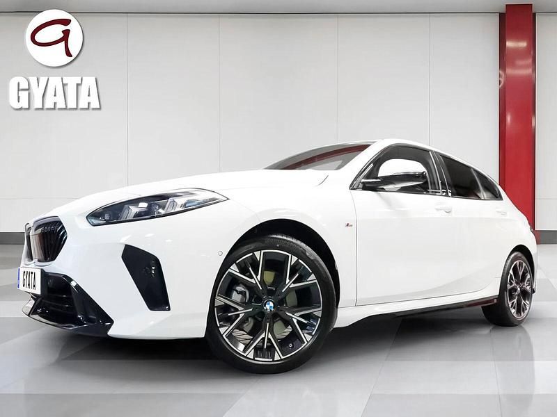 Usado BMW 118 Comfort Edition 150 CV (110 kW) 2025 Blanco Utilitario