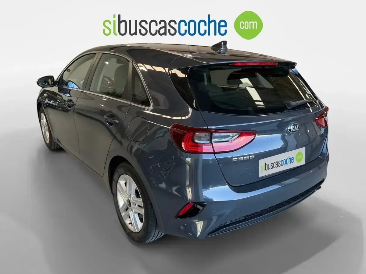 Usado Kia Ceed 120 CV (88 kW) 2021 Gris/plata Utilitario