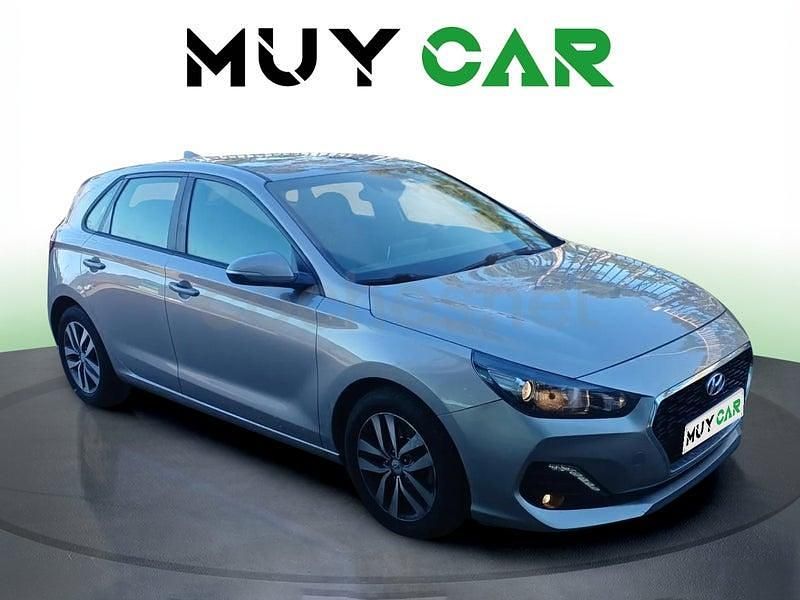 Usado Hyundai i30 120 HP (88 kW) 2019 Branco Sedan