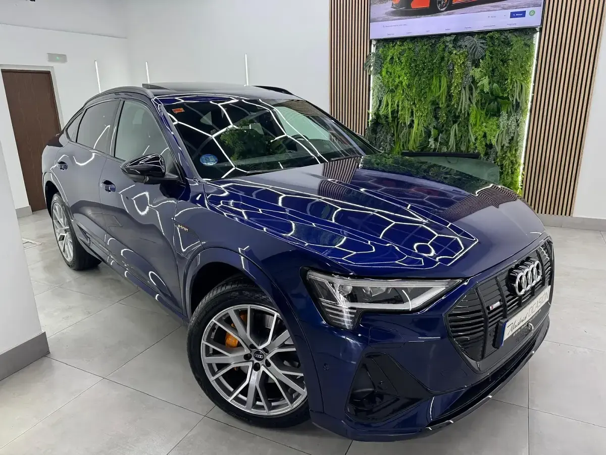 Usado Audi e-tron Sportback Ambiente 230 kW (313 CV) 2021 Azul SUV