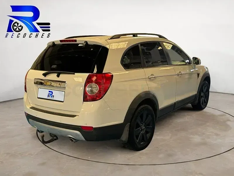 Usado Chevrolet Captiva LT 150 CV (110 kW) 2007 Blanco SUV