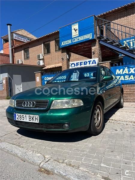 Usado Audi A4 130 CV (95 kW) 2002 Verde Berlina