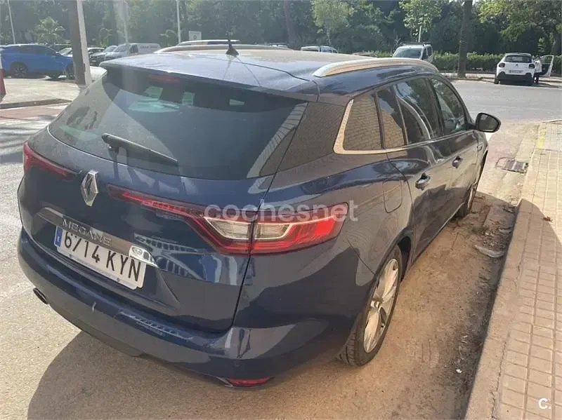 Usado Renault Mégane GrandTour Zen 115 CV (84 kW) 2019 Azul Familiar