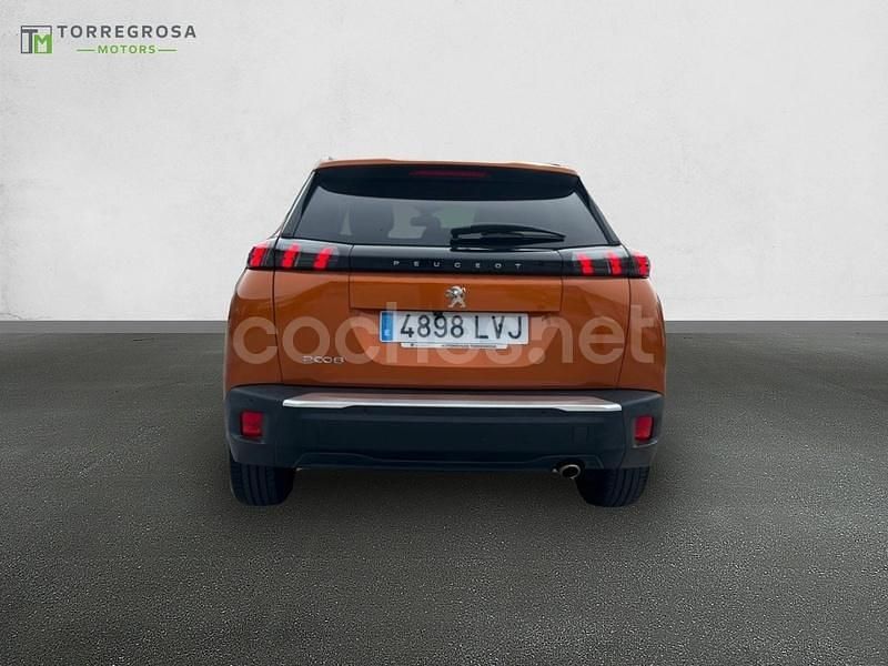 Usado Peugeot 2008 Allure 110 CV (80 kW) 2021 Naranja SUV