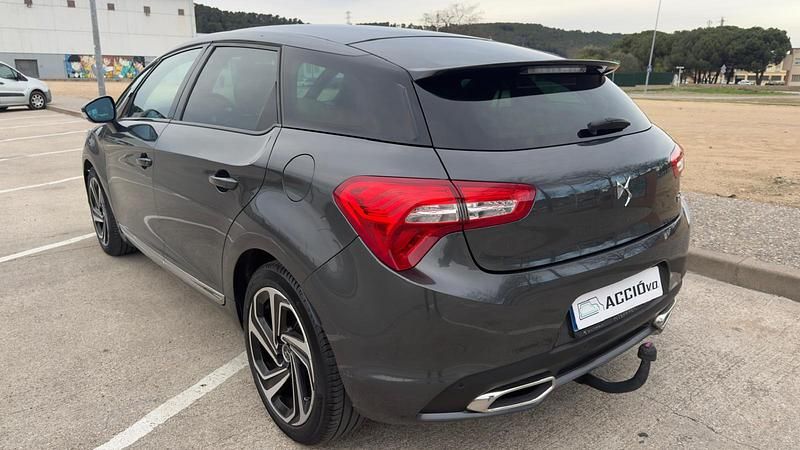 Usado DS Automobiles DS5 181 CV (133 kW) 2016 Gris Utilitario