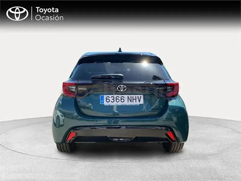 Usado Toyota Yaris Hybrid Style 116 CV (85 kW) 2025 Verde Berlina