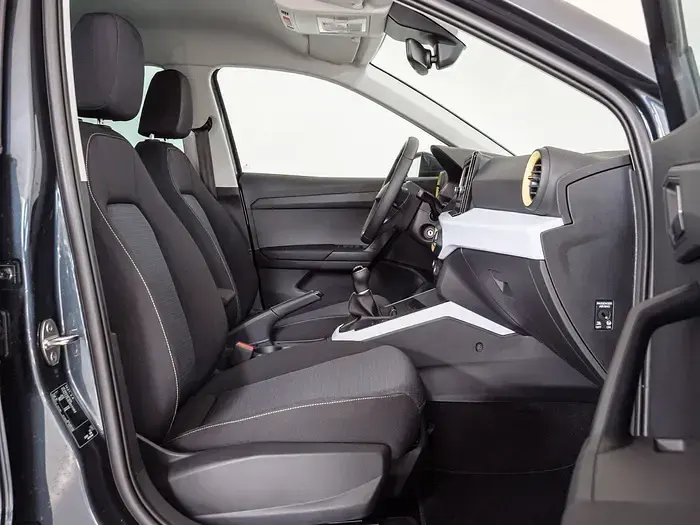 Usado Seat Arona Style 115 CV (84 kW) 2025 Gris SUV
