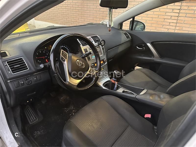 Blanco Usado 2012 Toyota Avensis Comfort Familiar | 6500 € (Buen precio) - Imagen 1/4