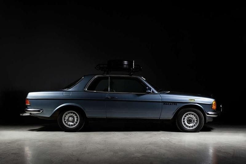 Usado Mercedes 280 185 CV (136 kW) 1977 Azul Coupe