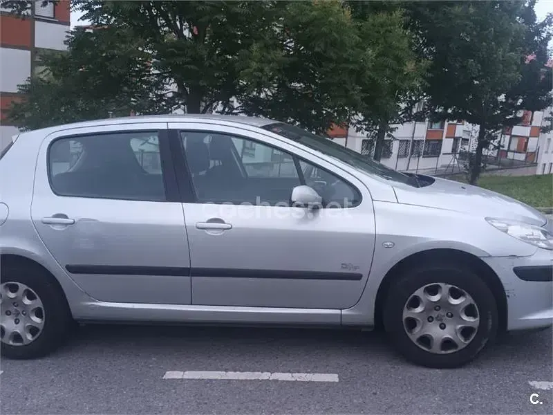 Usado Peugeot 307 110 CV (80 kW) 2007 Blanco Berlina