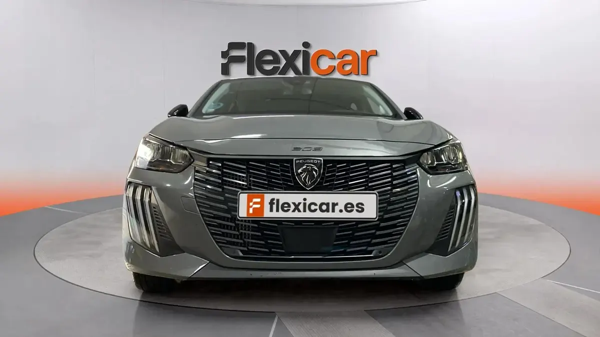 Usado Peugeot 208 Allure 101 CV (74 kW) 2025 Gris Utilitario