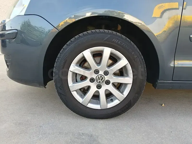 Usado VW Polo Highline 80 CV (58 kW) 2008 Azul Utilitario