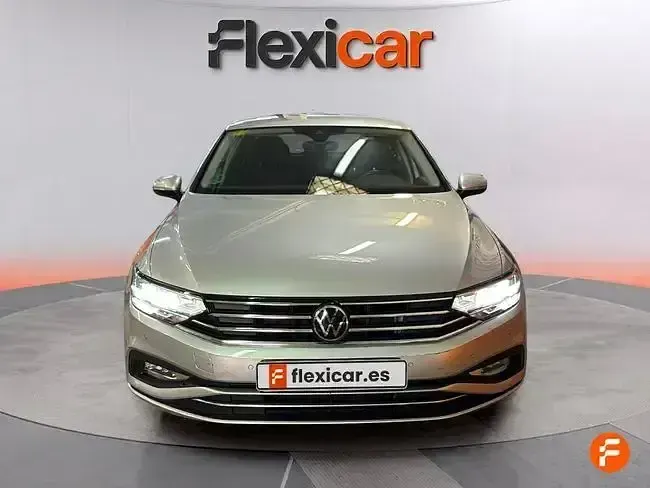 Begagnad VW Passat Executive 150 HK (110 kW) 2020 Grå Sedan