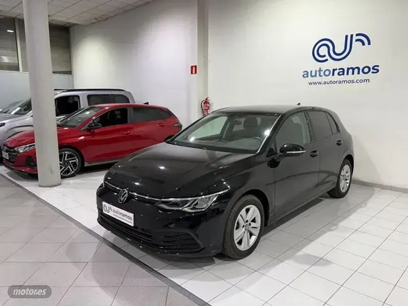 Usado VW Golf VIII Life 115 CV (84 kW) 2024 Negro Berlina