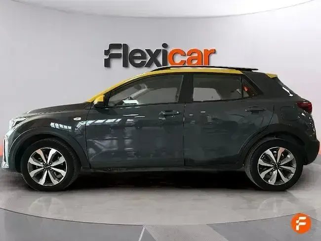 Usado Kia Stonic 100 CV (73 kW) 2021 Gris SUV