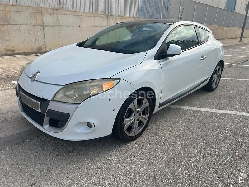 Blanco Usado 2009 Renault Mégane III Dynamique Berlina | 4500 € (Precio justo) - Imagen 1/4